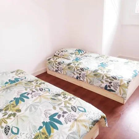 Chadi Hostel # Pas De Toilette Et Pas De Doucche # Obligatoire De Quitter L'Endroit Entre 7 Hr Et 23 H *